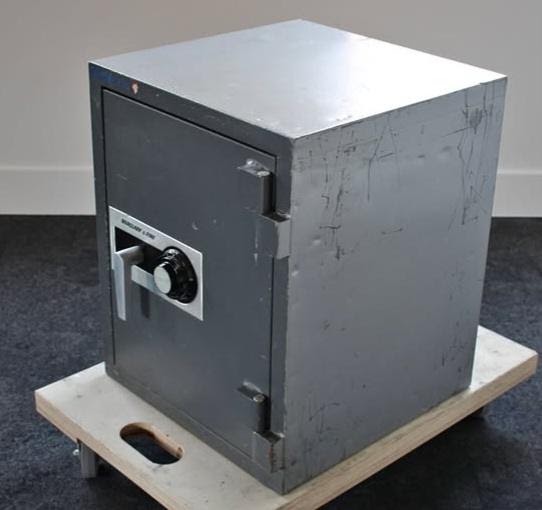 The Chubb Gardex SP2FB fire and burglary safe for sale